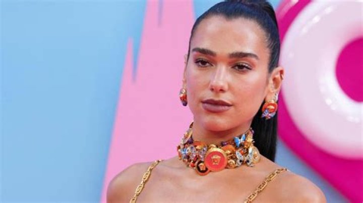 ¿Quién es Dua Lipa? Conoce a la Estrella Global Que Inspira al Mundo